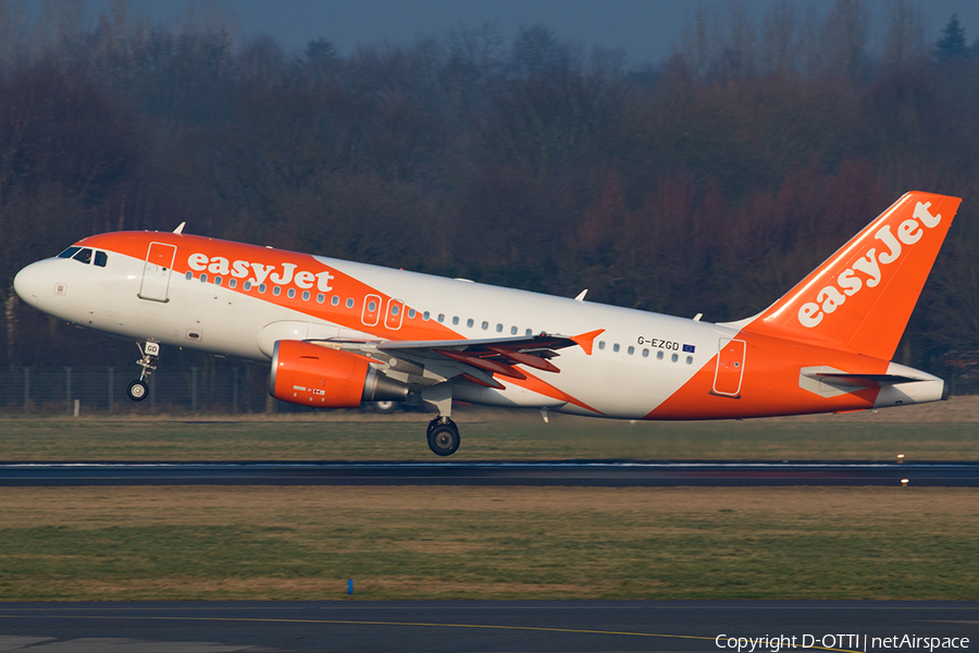 easyJet Airbus A319-111 (G-EZGD) | Photo 218623