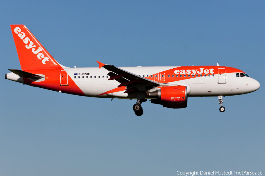 easyJet Airbus A319-111 (G-EZGE) | Photo 478416