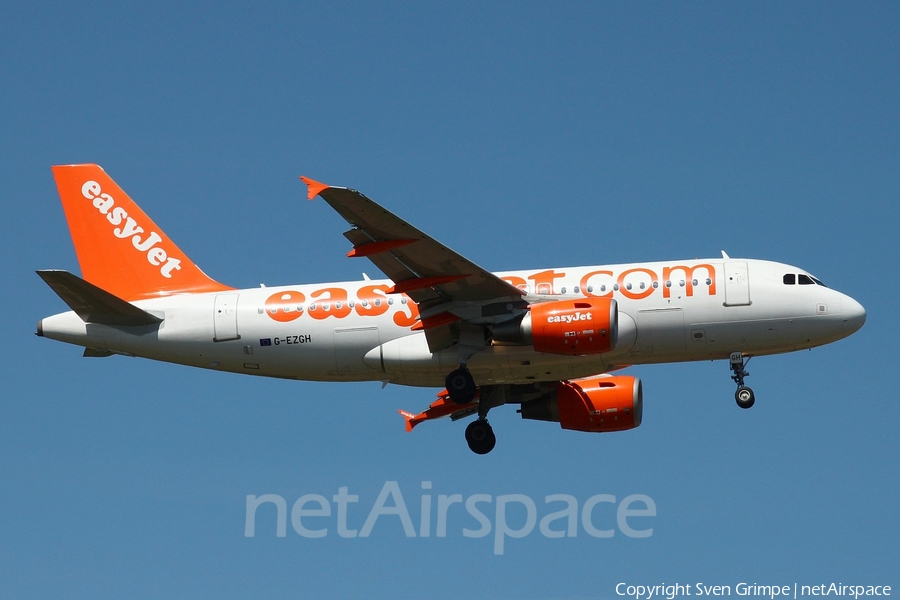 easyJet Airbus A319-111 (G-EZGH) | Photo 47898