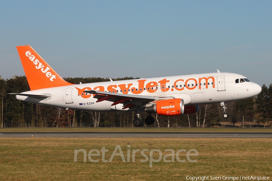 easyJet Airbus A319-111 (G-EZGH) | Photo 69877