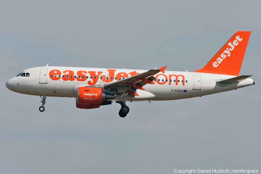 easyJet Airbus A319-111 (G-EZGH) | Photo 516943