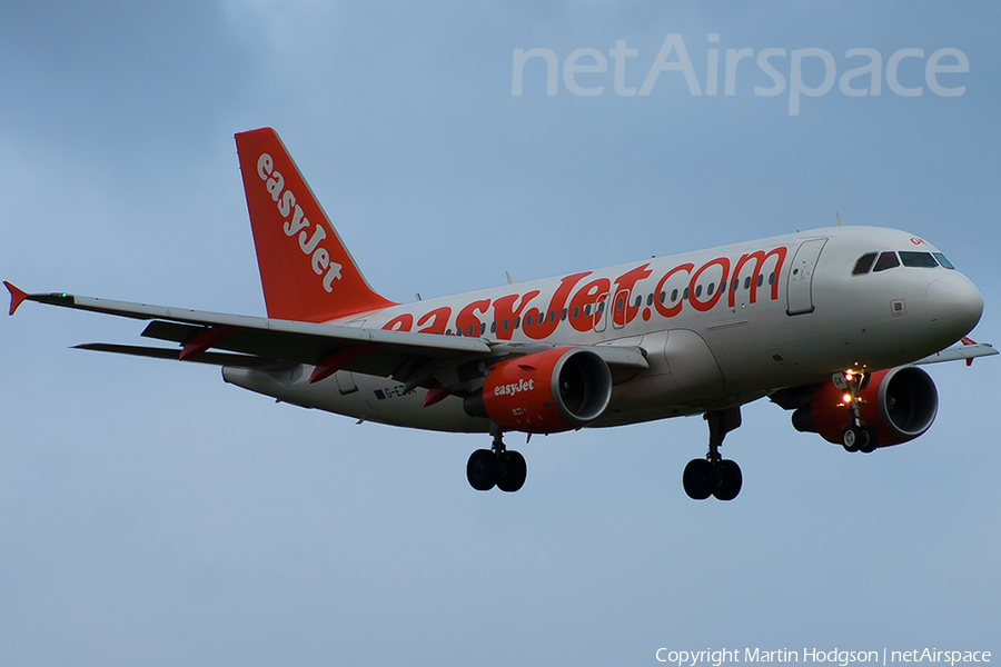 easyJet Airbus A319-111 (G-EZGK) | Photo 44531