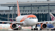 easyJet Airbus A319-111 (G-EZGO) at  Berlin Brandenburg, Germany