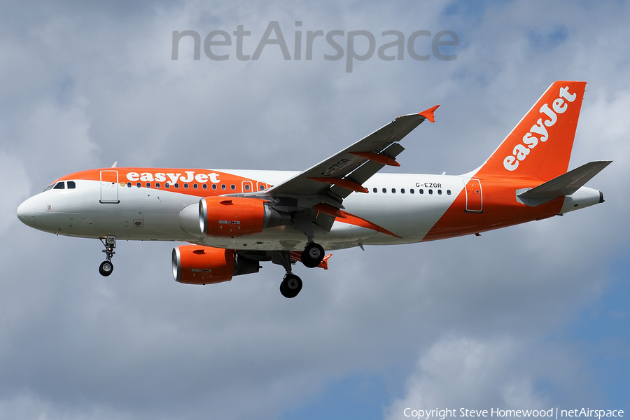 easyJet Airbus A319-111 (G-EZGR) | Photo 535090