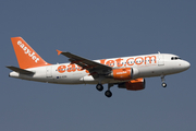 easyJet Airbus A319-111 (G-EZIG) at  Paris - Charles de Gaulle (Roissy), France