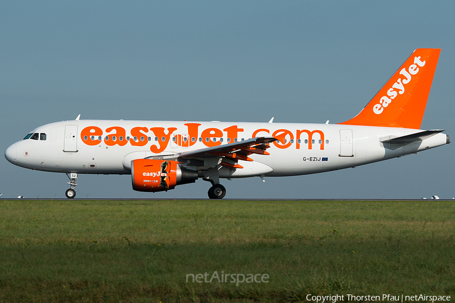 easyJet Airbus A319-111 (G-EZIJ) | Photo 61554