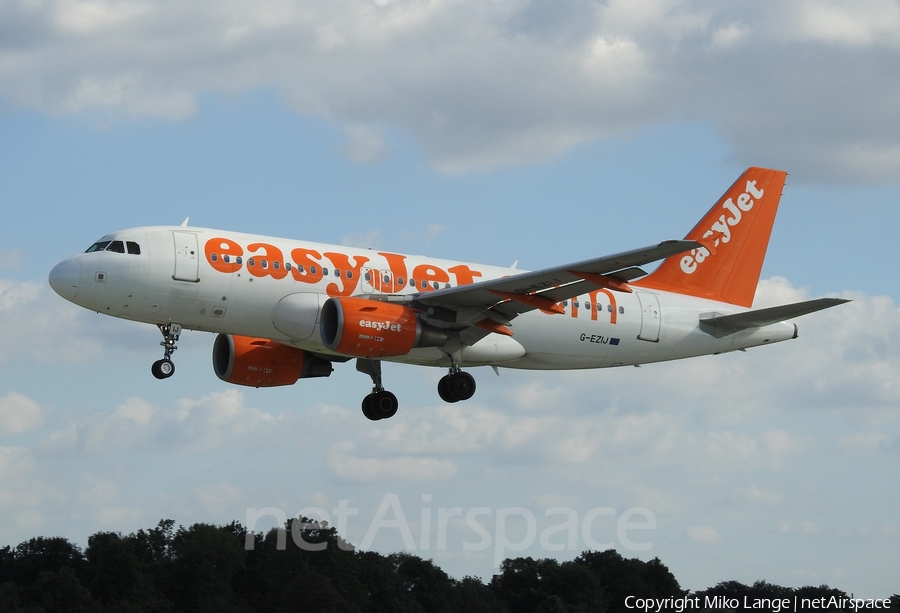 easyJet Airbus A319-111 (G-EZIJ) | Photo 146546