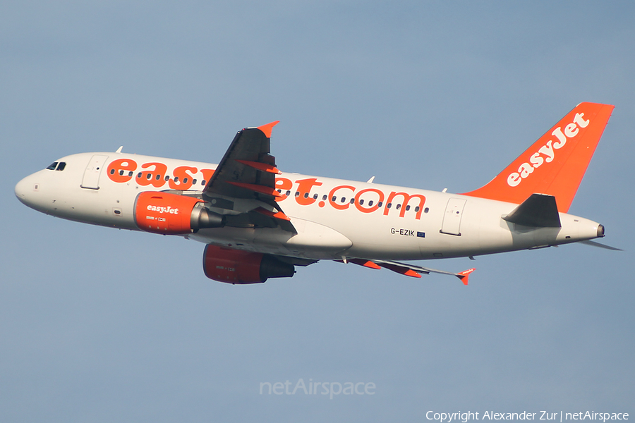 easyJet Airbus A319-111 (G-EZIK) | Photo 433890