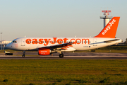 easyJet Airbus A319-111 (G-EZIL) at  Lisbon - Portela, Portugal