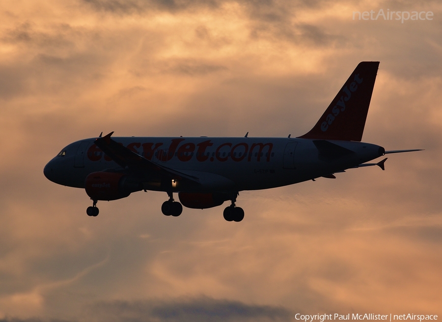 easyJet Airbus A319-111 (G-EZIP) | Photo 40743
