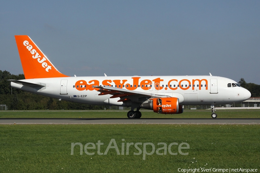 easyJet Airbus A319-111 (G-EZIP) | Photo 124370