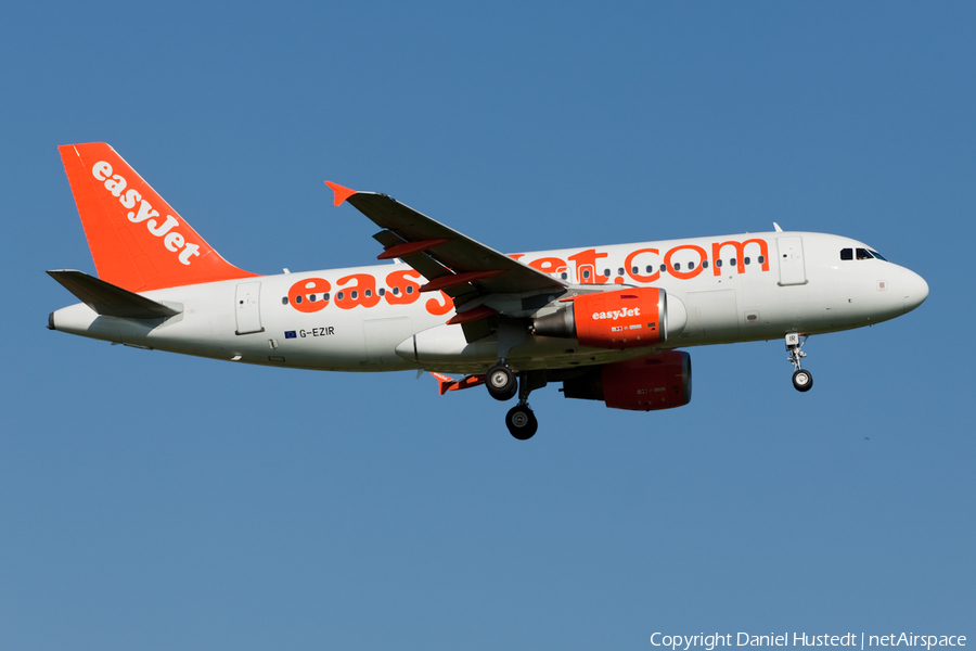 easyJet Airbus A319-111 (G-EZIR) | Photo 657970
