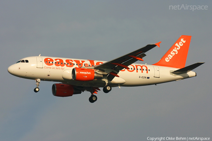 easyJet Airbus A319-111 (G-EZIR) | Photo 42321