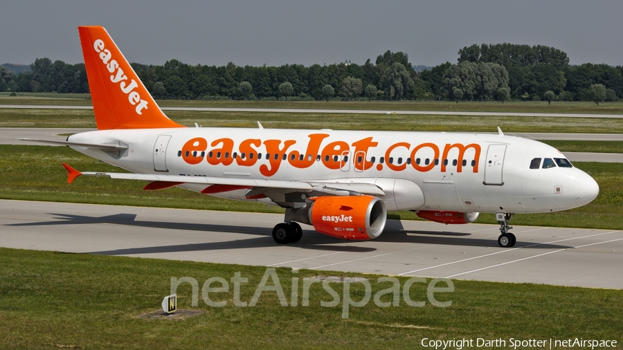 easyJet Airbus A319-111 (G-EZIR) | Photo 229732