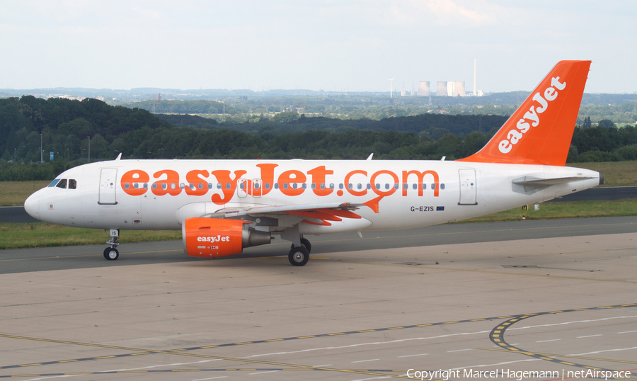 easyJet Airbus A319-111 (G-EZIS) | Photo 110211