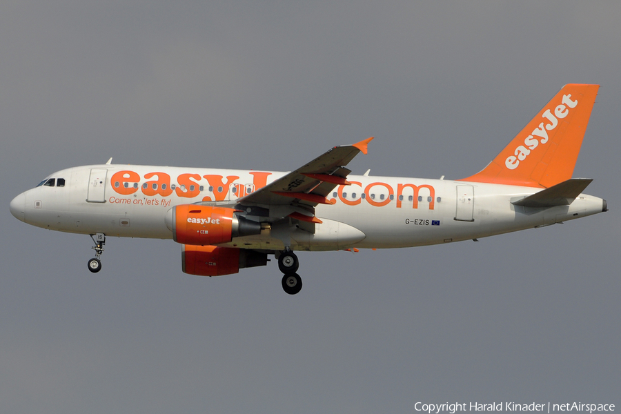 easyJet Airbus A319-111 (G-EZIS) | Photo 311191