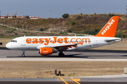 easyJet Airbus A319-111 (G-EZIV) at  Lisbon - Portela, Portugal