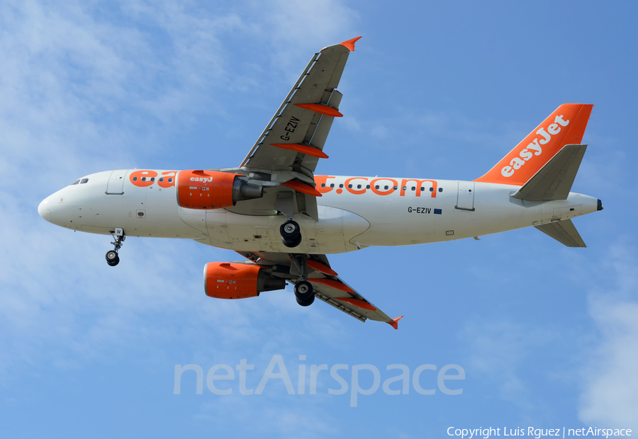 easyJet Airbus A319-111 (G-EZIV) | Photo 399909