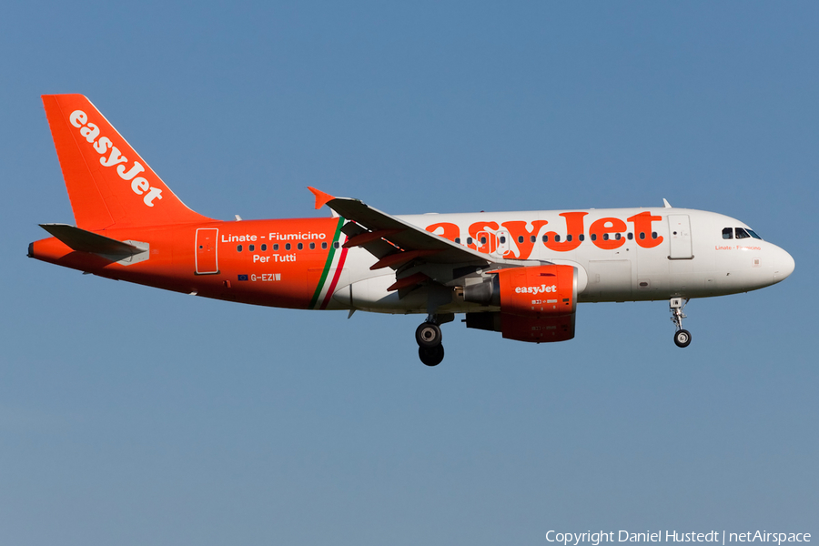 easyJet Airbus A319-111 (G-EZIW) | Photo 641064