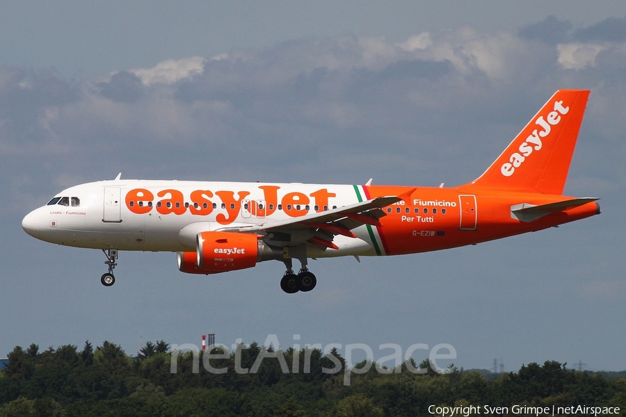 easyJet Airbus A319-111 (G-EZIW) | Photo 79387