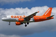 easyJet Airbus A319-111 (G-EZIW) at  Hamburg - Fuhlsbuettel (Helmut Schmidt), Germany