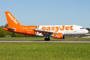 easyJet Airbus A319-111 (G-EZIW) at  Hamburg - Fuhlsbuettel (Helmut Schmidt), Germany