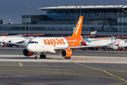 easyJet Airbus A319-111 (G-EZIW) at  Hamburg - Fuhlsbuettel (Helmut Schmidt), Germany