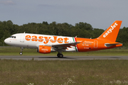 easyJet Airbus A319-111 (G-EZIW) at  Hamburg - Fuhlsbuettel (Helmut Schmidt), Germany