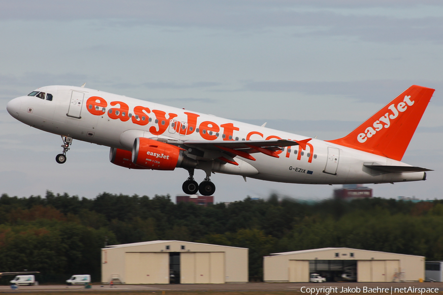 easyJet Airbus A319-111 (G-EZIX) | Photo 264292