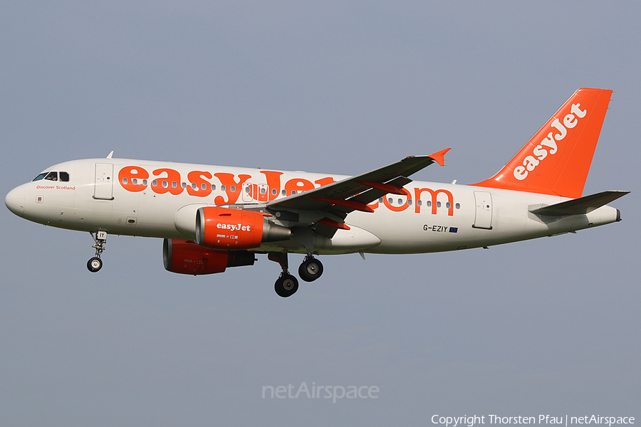 easyJet Airbus A319-111 (G-EZIY) | Photo 61031