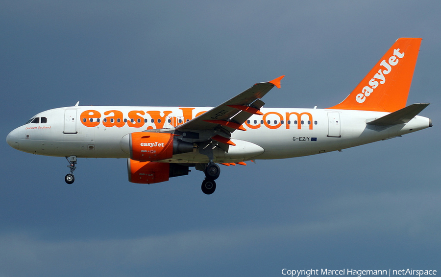 easyJet Airbus A319-111 (G-EZIY) | Photo 123634