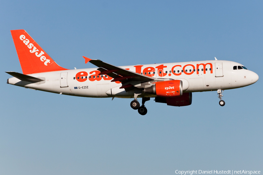 easyJet Airbus A319-111 (G-EZIZ) | Photo 479703