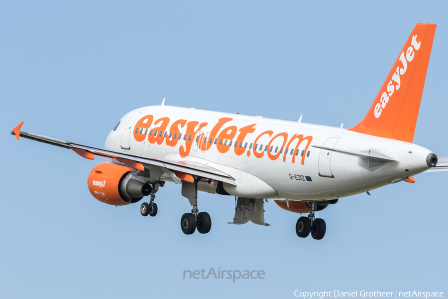 easyJet Airbus A319-111 (G-EZIZ) | Photo 90949