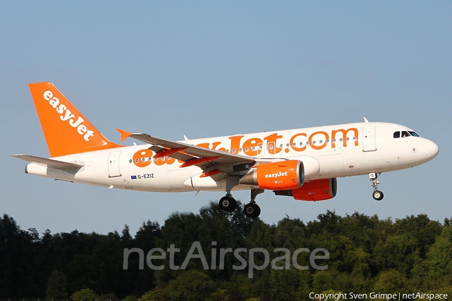 easyJet Airbus A319-111 (G-EZIZ) | Photo 30869
