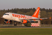 easyJet Airbus A319-111 (G-EZIZ) at  Hamburg - Fuhlsbuettel (Helmut Schmidt), Germany