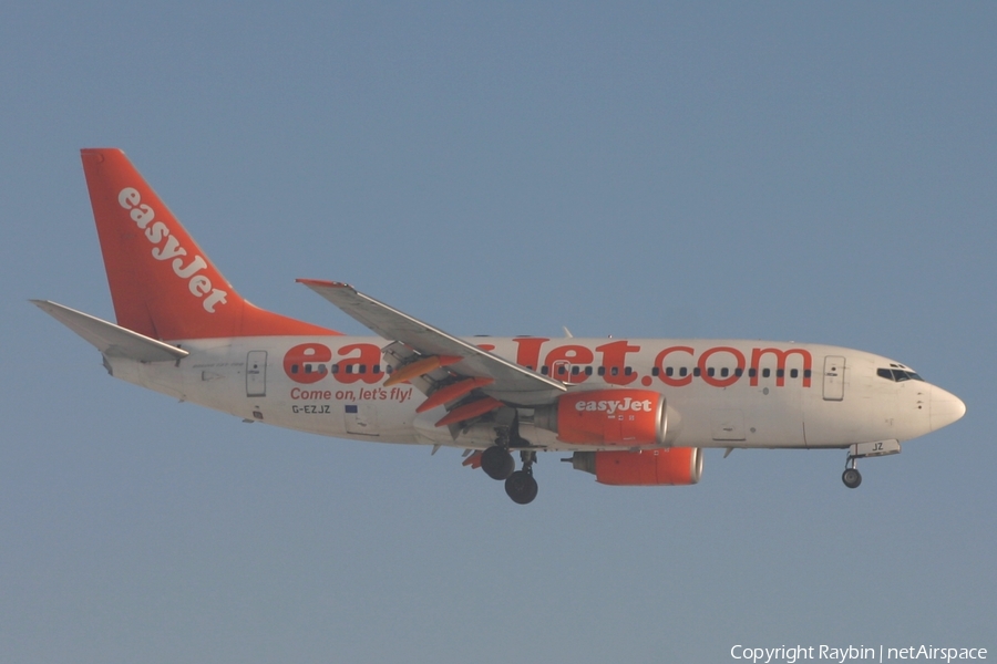 easyJet Boeing 737-73V (G-EZJZ) | Photo 563152
