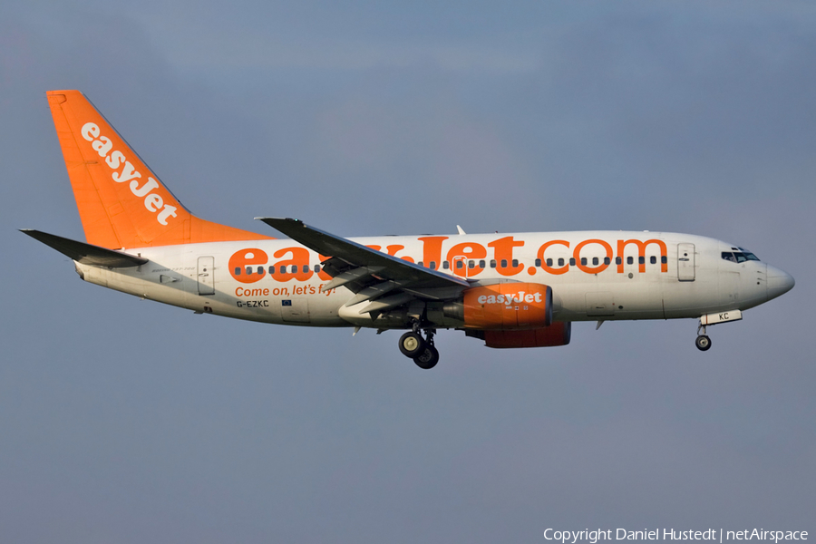 easyJet Boeing 737-73V (G-EZKC) | Photo 542925