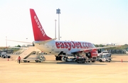 easyJet Boeing 737-73V (G-EZKD) at  Paris - Charles de Gaulle (Roissy), France