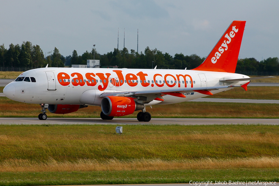 easyJet Airbus A319-111 (G-EZMH) | Photo 176403