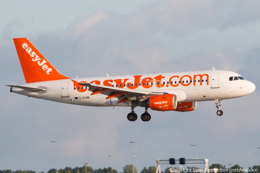 easyJet Airbus A319-111 (G-EZMK) | Photo 184217
