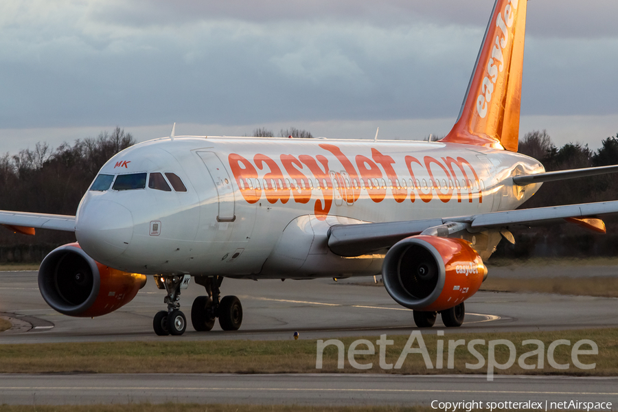 easyJet Airbus A319-111 (G-EZMK) | Photo 137799