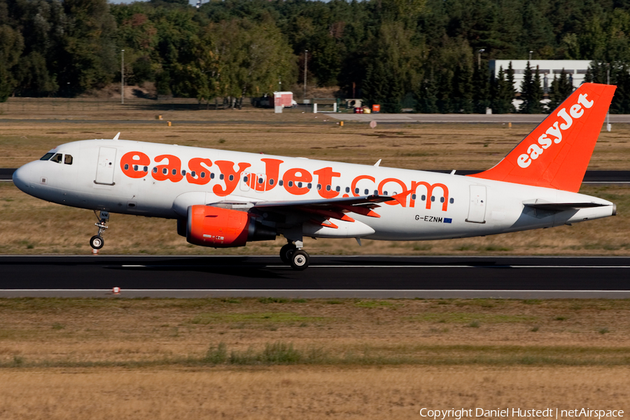 easyJet Airbus A319-111 (G-EZNM) | Photo 424739