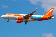 easyJet Airbus A320-214 (G-EZOA) at  Berlin Brandenburg, Germany