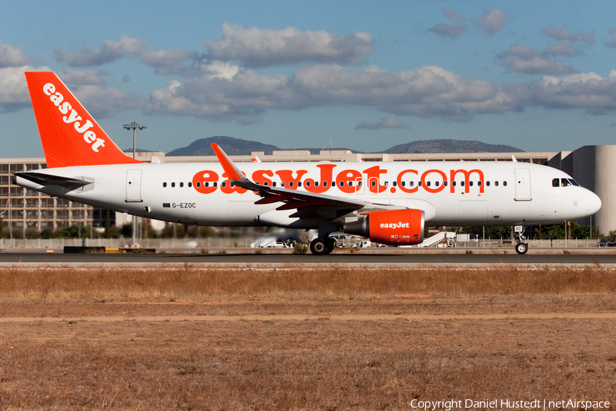 easyJet Airbus A320-214 (G-EZOC) | Photo 489089