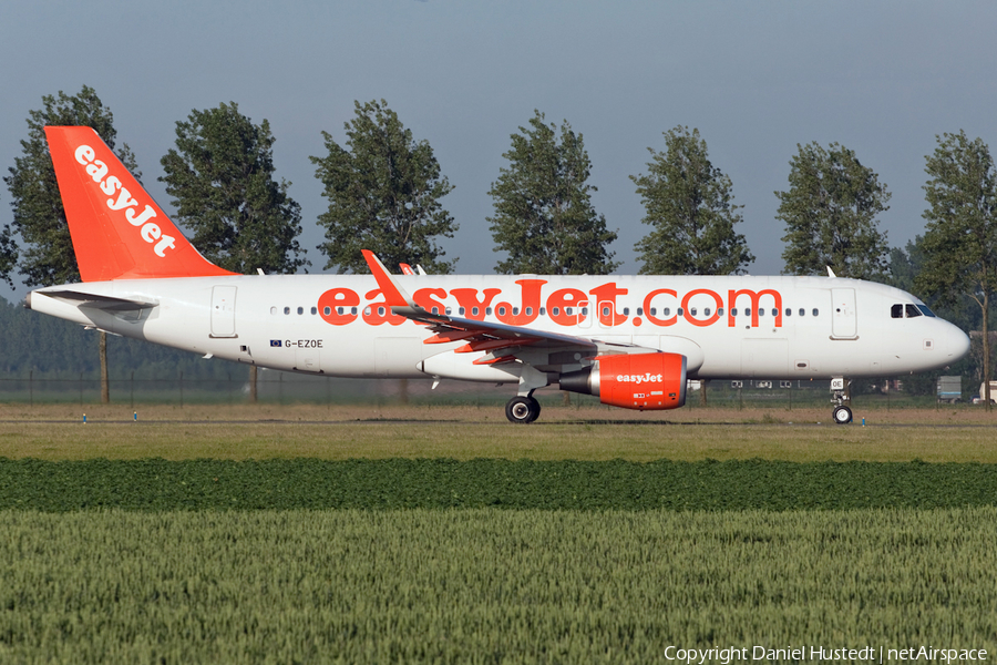 easyJet Airbus A320-214 (G-EZOE) | Photo 490380