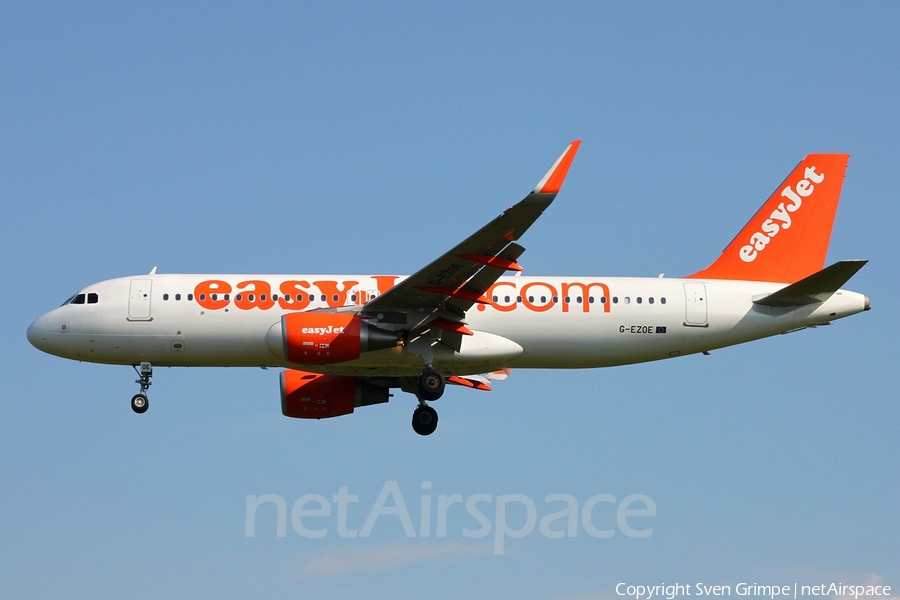 easyJet Airbus A320-214 (G-EZOE) | Photo 110612