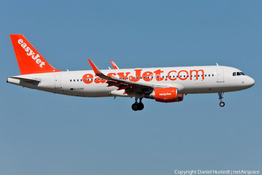 easyJet Airbus A320-214 (G-EZOF) | Photo 498210