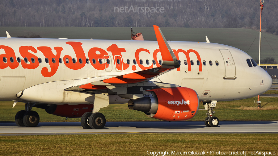 easyJet Airbus A320-214 (G-EZOG) | Photo 361292