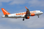 easyJet Airbus A320-214 (G-EZOG) at  Tenerife Sur - Reina Sofia, Spain