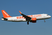 easyJet Airbus A320-214 (G-EZOK) at  Amsterdam - Schiphol, Netherlands